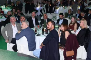 Ομόνοια/€500.000, δωρεά αυτοκίνητων και αλληλεγγύη (Φώτος)