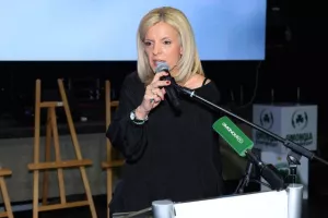 Ομόνοια/€500.000, δωρεά αυτοκίνητων και αλληλεγγύη (Φώτος)