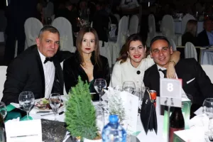 Ομόνοια/€500.000, δωρεά αυτοκίνητων και αλληλεγγύη (Φώτος)
