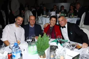 Ομόνοια/€500.000, δωρεά αυτοκίνητων και αλληλεγγύη (Φώτος)