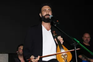 Ομόνοια/€500.000, δωρεά αυτοκίνητων και αλληλεγγύη (Φώτος)