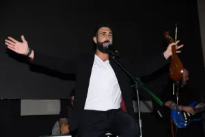Ομόνοια/€500.000, δωρεά αυτοκίνητων και αλληλεγγύη (Φώτος)