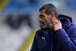 Αντίο στην χρονιά με επιβλητική τεσσάρα (φώτος)