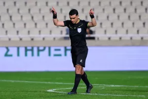 Αντίο στην χρονιά με επιβλητική τεσσάρα (φώτος)