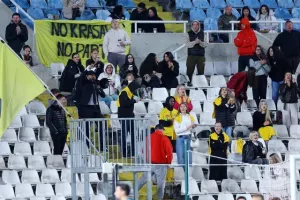 ΑΠΟΕΛ - Freedom24 Krasava ENY: Σκόνταψαν...οι "γαλαζοκίτρινοι" εν μέσω διαμαρτυριών