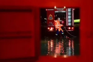 Κανένα πρόβλημα εντός παρκέ - Πλημμύρα έξω από το γήπεδο