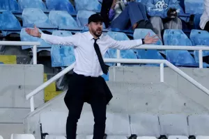 Μίλησε... με εφτά ομάδες!
