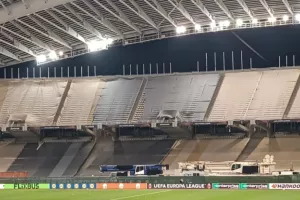 Γερανοί στο ταρτάν του ΟΑΚΑ λόγων των έργων