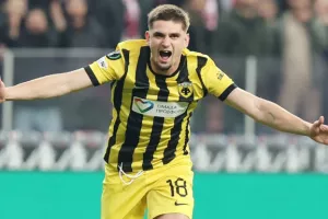 Φάουλ «ζωγραφιά» του Μαρίν για το 1-1 