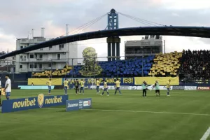 Εξωφρενικό περιστατικό στο Παναιτωλικός-Ολυμπιακός: Ξυλοκόπησαν πατέρα μπροστά στον 11χρονο γιο του