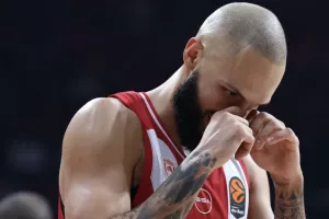 Ολυμπιακός: Το μοτίβο του εφιαλτικού δεκαλέπτου κι ο Φουρνιέ που πρέπει να βρει το χέρι του