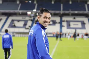 Πρέπει να παίξει!