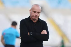 Μπλόκο από τον Ολυμπιακό των εννέα παιχτών (φώτος)
