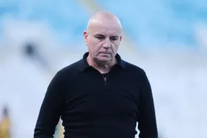 Μπλόκο από τον Ολυμπιακό των εννέα παιχτών (φώτος)