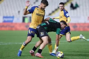 Μπλόκο από τον Ολυμπιακό των εννέα παιχτών (φώτος)