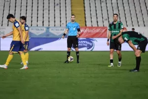 Μπλόκο από τον Ολυμπιακό των εννέα παιχτών (φώτος)