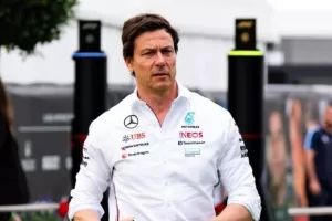 «Βόμβα» Βολφ για τις ομάδες με κινητήρα Mercedes