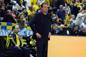 "Είμαι πολύ ταραγμένος, 10 χιλιάδες έβριζαν την μητέρα μου και εμένα"