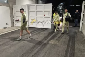(Φώτος kerkida) Η άφιξη της ΑΕΚ