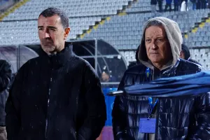 Καρσέδο-Πετρίδης περίμεναν... δίπλα-δίπλα