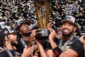 Η απονομή του NBA Cup στους Νικς!