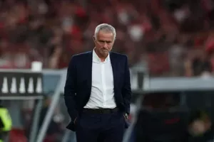 Μουρίνιο σε δημοσιογράφο: "Είσαι τιμωρία!"
