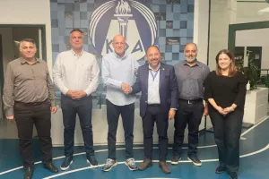 Συνάντηση για τις αθλητικές υποδομές στο Δήμο Παραλιμνίου-Δερύνειας