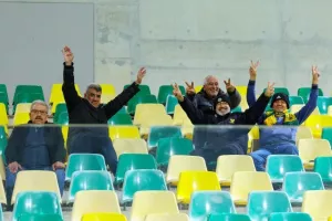 (Φωτορεπορτάζ) Ο κόσμος στην "ΑΡΕΝΑ"