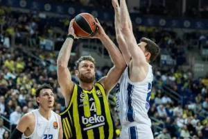 Έκανε μια... χαψιά την Εφές και συνεχίζει στην κορυφή η Φενέρ!