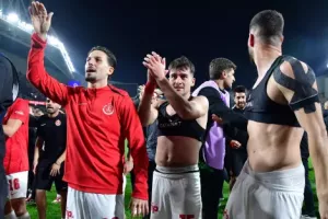 Επική ανατροπή της Hapoel στο ντέρμπι/90λεπτο ο Λοΐζου