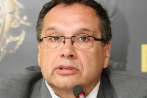 Απάντηση Δέδε σε Καραπαπά: «Κατάντια-Το κιτρινόμαυρο δείχνει να σε αγχώνει πολύ τελευταία»