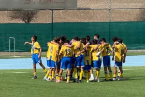 Γαλαζοκίτρινο το ντέρμπι Κ14