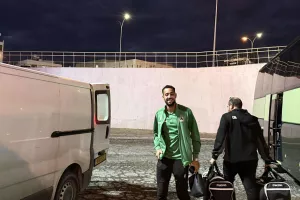 (Φώτος Kerkida) Άφιξη αποστολής Ομόνοιας