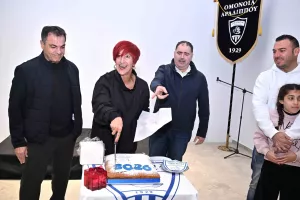 (Φώτος) Η κοπή της βασιλόπιτας και ο τυχερός Henriques
