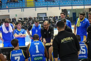 (Φώτος) Κέρδισε το ΑΠΟΕΛ και έκανε το 11 στα 11 η ΑΕΚ!
