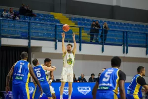 (Φώτος) Κέρδισε το ΑΠΟΕΛ και έκανε το 11 στα 11 η ΑΕΚ!