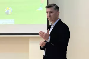 Λοϊζίδης προς διαιτητές: "Συνεχίστε με τον ίδιο ζήλο, η Β' φάση είναι πιο απαιτητική" (Bίντεο)