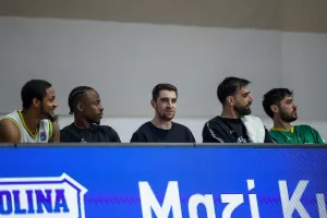 (Φώτος) Κέρδισε το ΑΠΟΕΛ και έκανε το 11 στα 11 η ΑΕΚ!