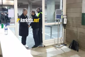 Μετά το τέλος... χειραψία