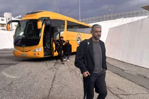 (Φώτος kerkida) Η άφιξη της ΑΕΛ