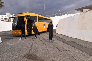 (Φώτος kerkida) Η άφιξη της ΑΕΛ