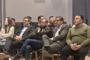 (Φώτος) Τα ΠΑΝΤΑ από την συνάντηση Κίρζη-κόσμου