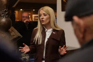 (Φώτος) Στο μουσείο της Ανόρθωσης η Αννίτα Δημητρίου