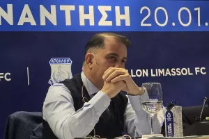 "Μας έκλεψαν πρωταθλήματα"