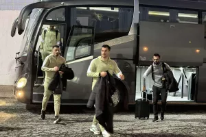 (Φώτος kerkida) Η άφιξη της ΑΕΚ  