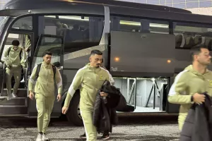 (Φώτος kerkida) Η άφιξη της ΑΕΚ  
