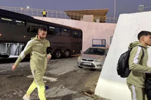 (Φώτος kerkida) Η άφιξη της ΑΕΚ  