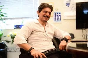 «Προσπαθώ να φέρω εις πέρας μια μεγάλη μεταγραφή»