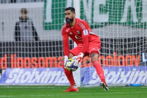 ΜΙΛΗΣΕ...ο Vaná Alves!