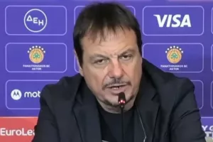 "Μου έστελναν μηνύματα πως είμαι Τούρκος και πρέπει να φύγω από την Ελλάδα"